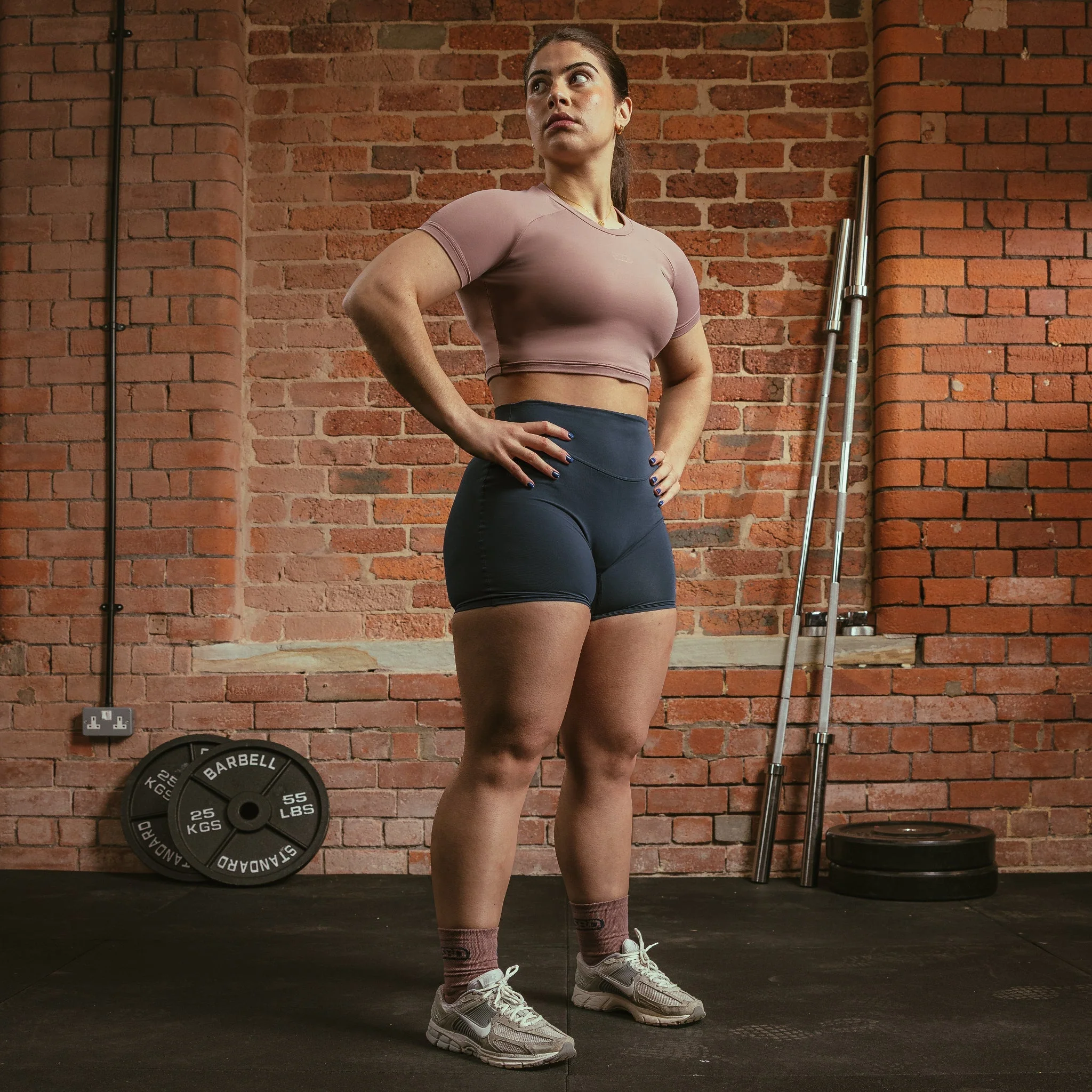 Serenity Training Crop Top Frauen - Image 3